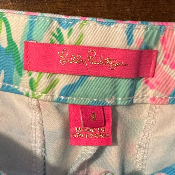 Lilly Pulitzer Coral Bay Buttercup Scallop Shorts Size 4 - Picture 3 of 6
